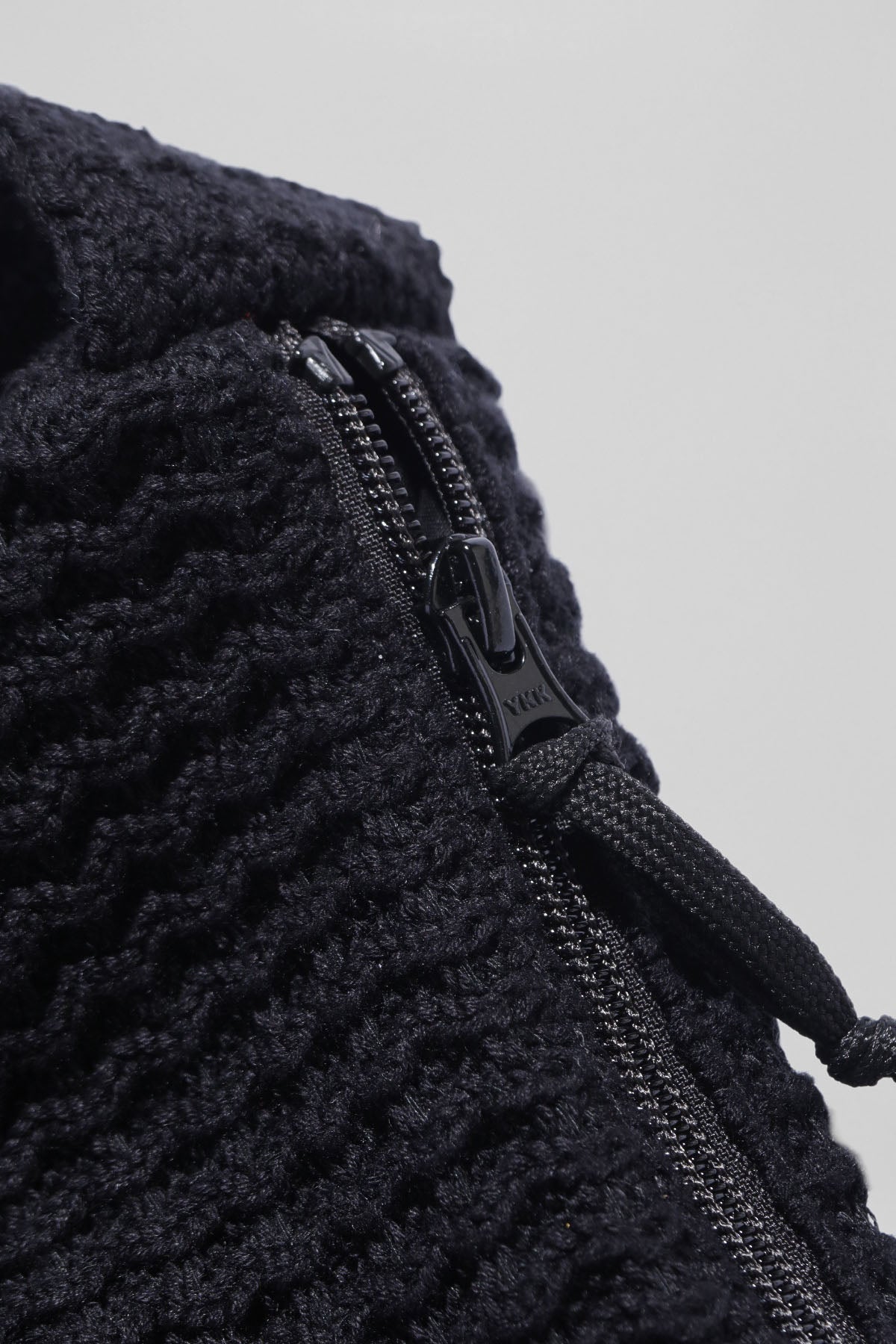 XL725S1016_BLK_6_1759457336