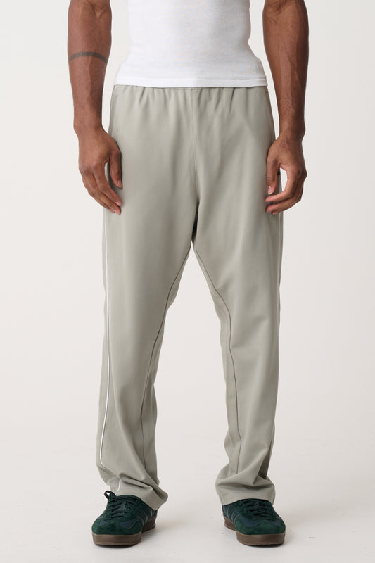 XL024W1602_GREYWHITE_1_mmkthp_1702347612