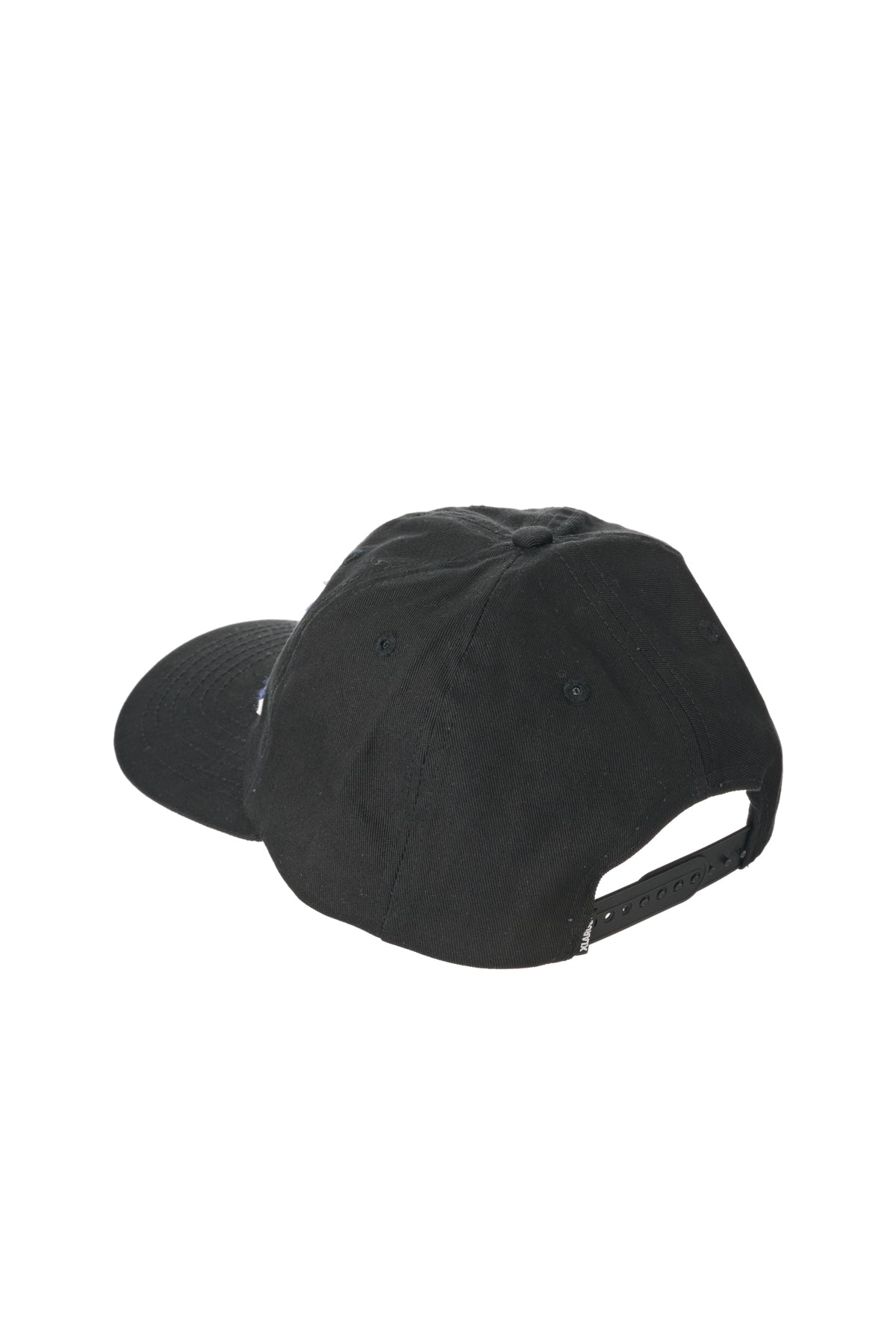 XL724W1002_BLK_2_utqujo_1702347062