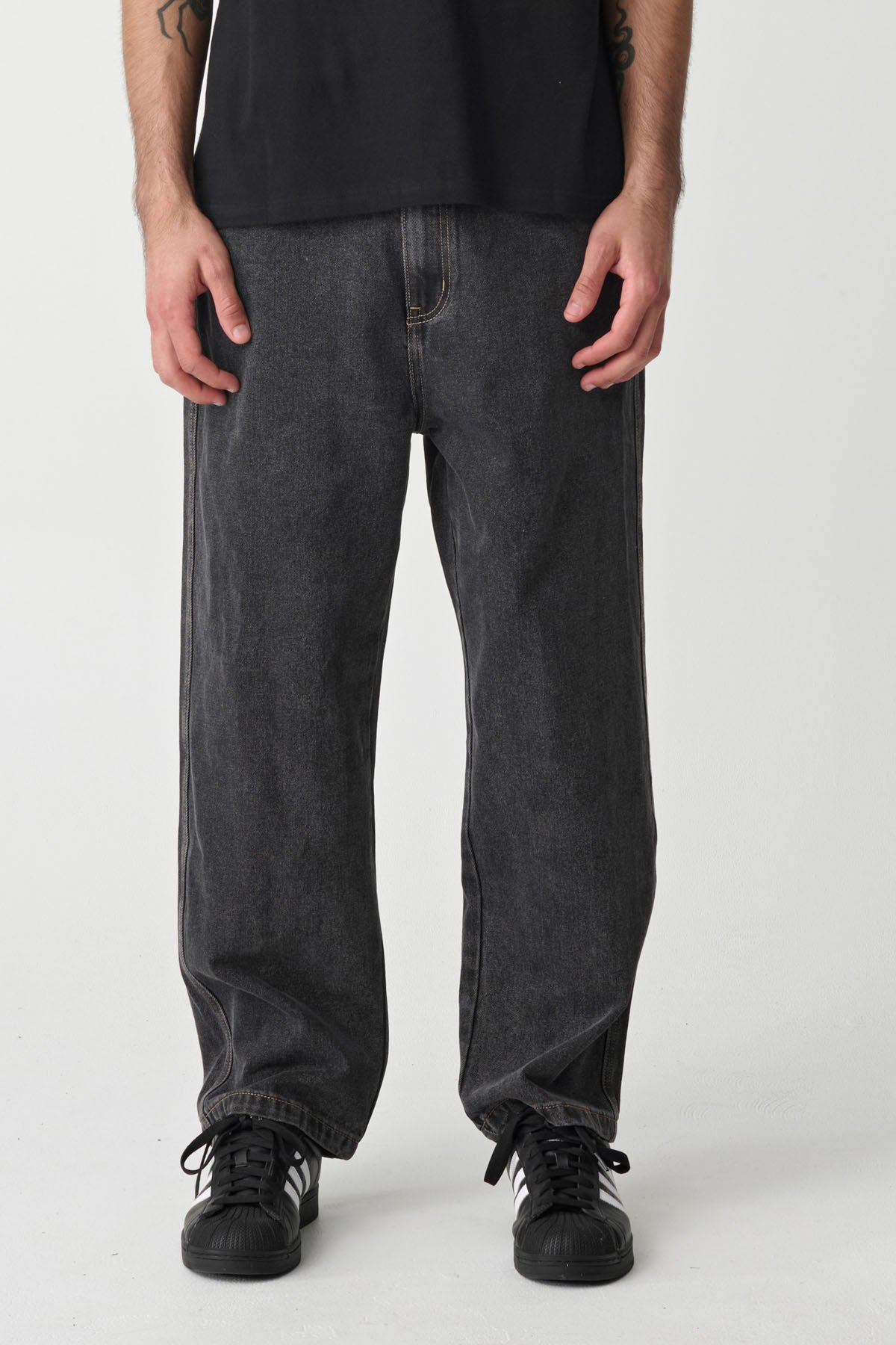 XL021606_WBLK_3_1793060666