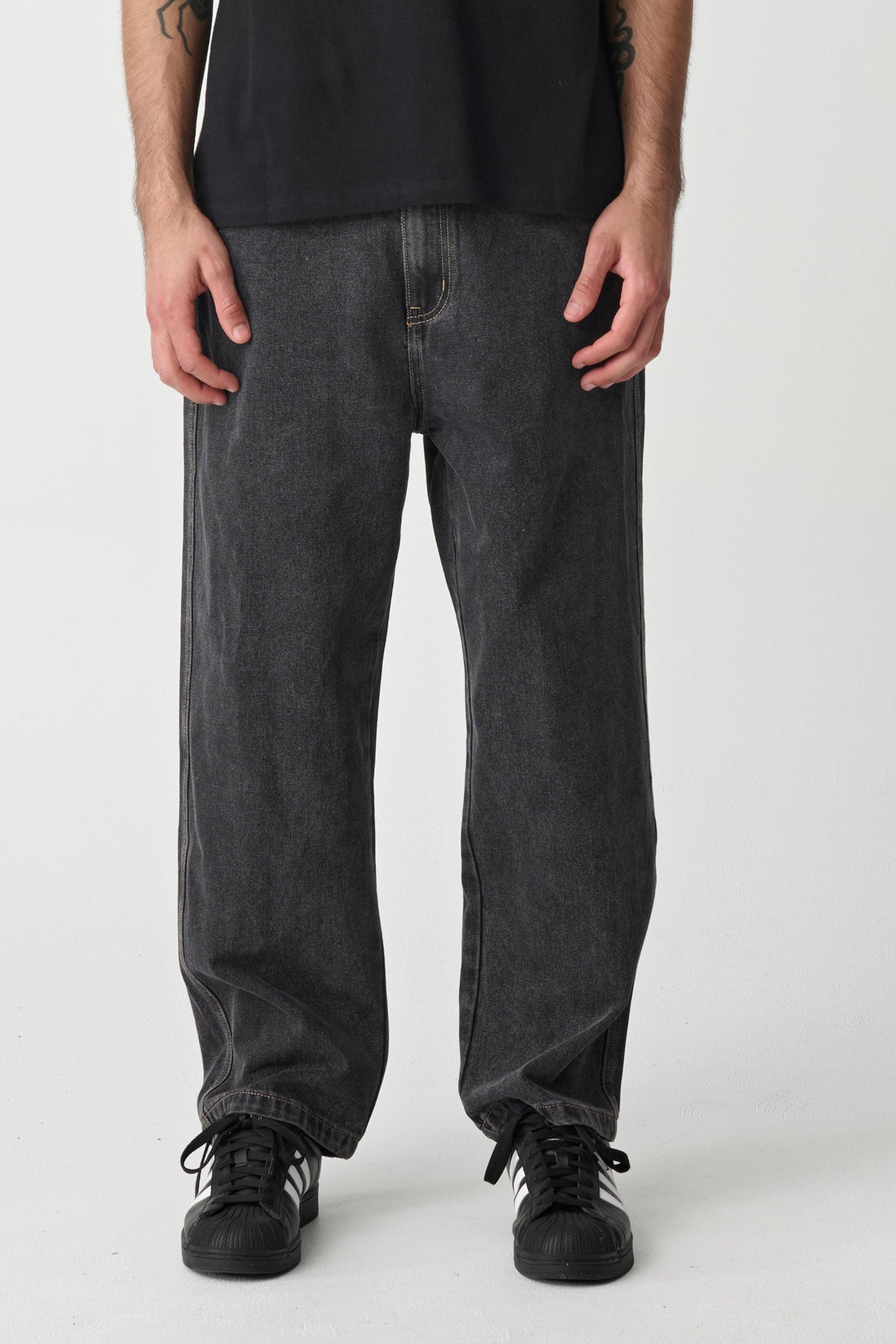 XL021606_WBLK_3_1784181948