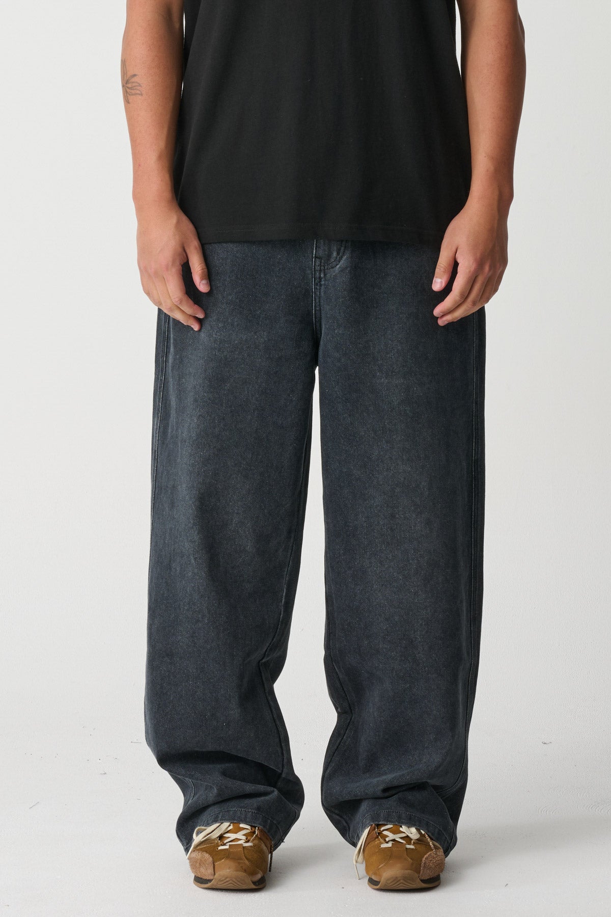 XL025S1618_FADBLK_2_1765164431