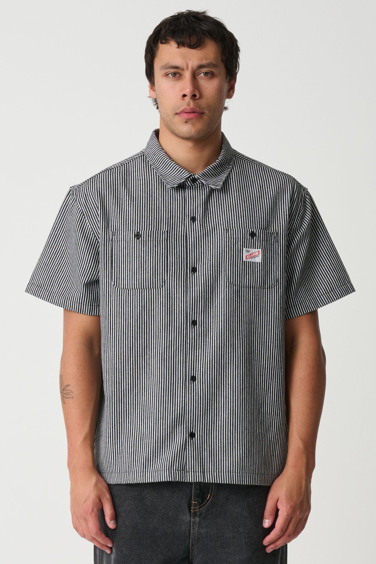 XL025S3401_BLKWTSTRP_2_1765164447