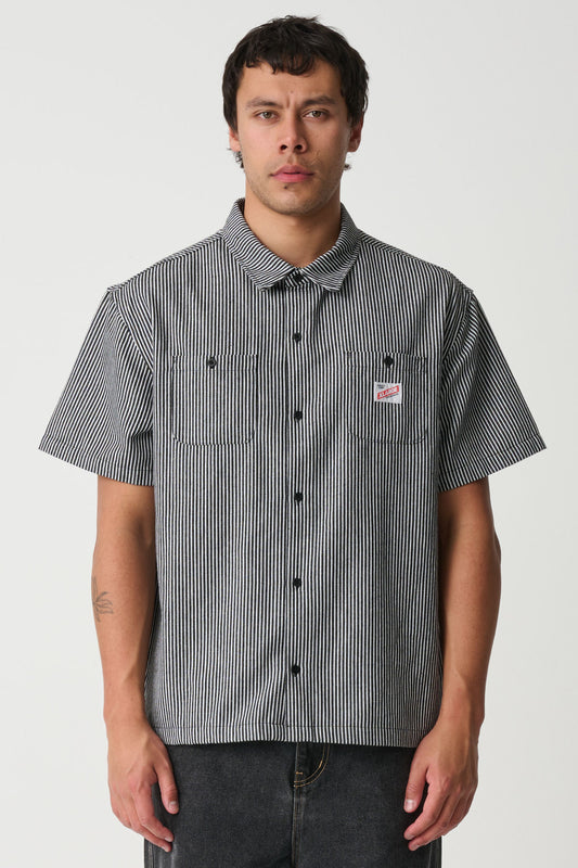 XL025S3401_BLKWTSTRP_2_1765164447