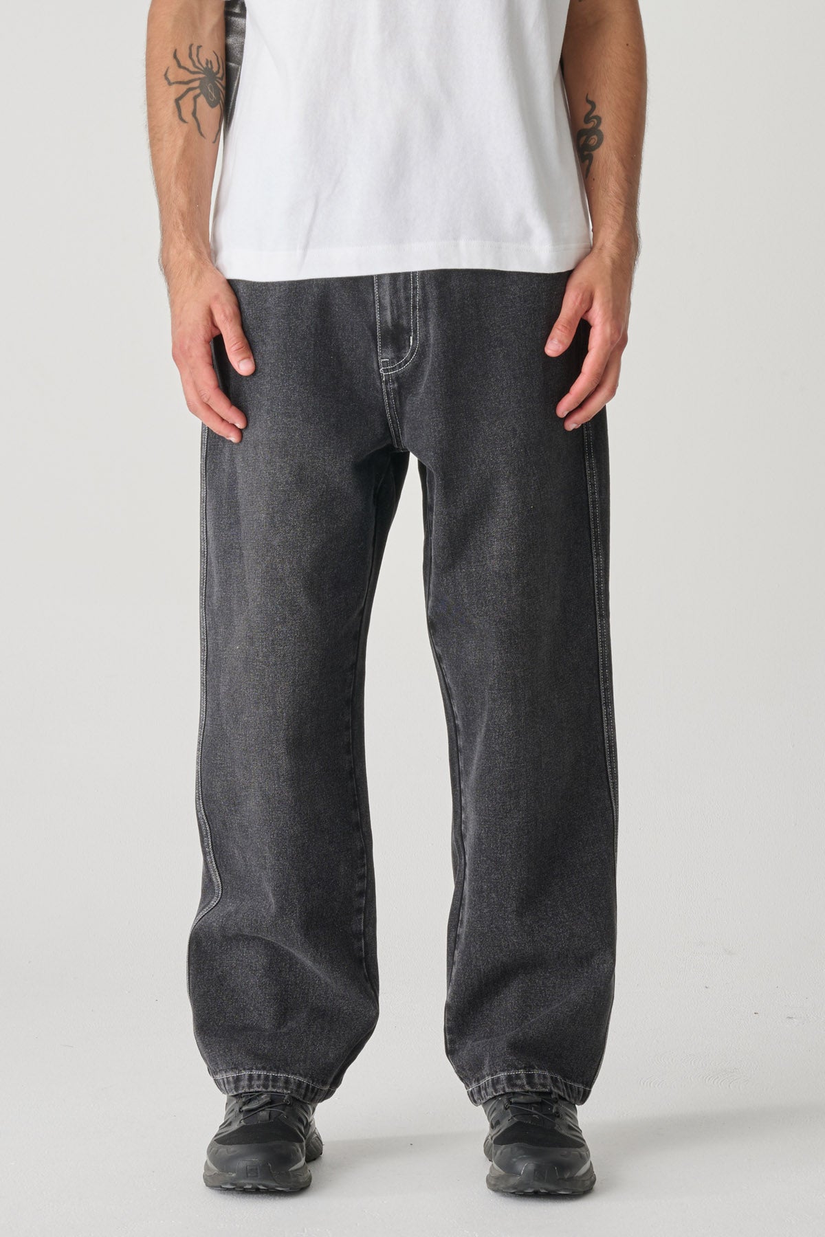 XL026S1600_WRNBLK_2_1784242640