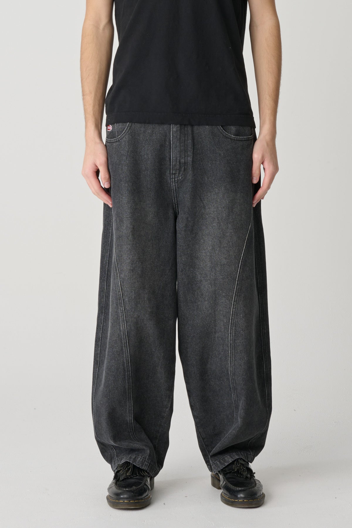 XL026W1611_FADBLK_2_1765165473