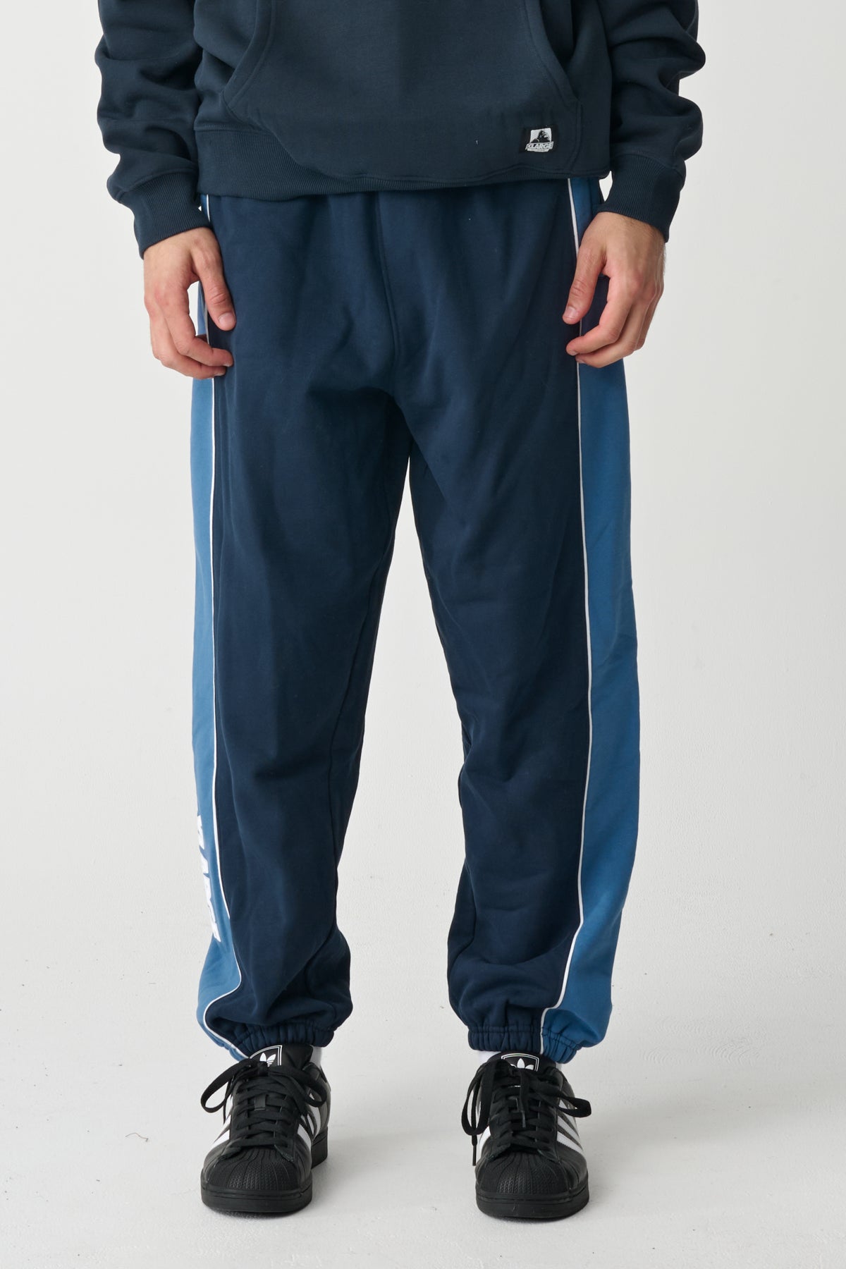XL026W3208_CAPNAV_3_1783641595